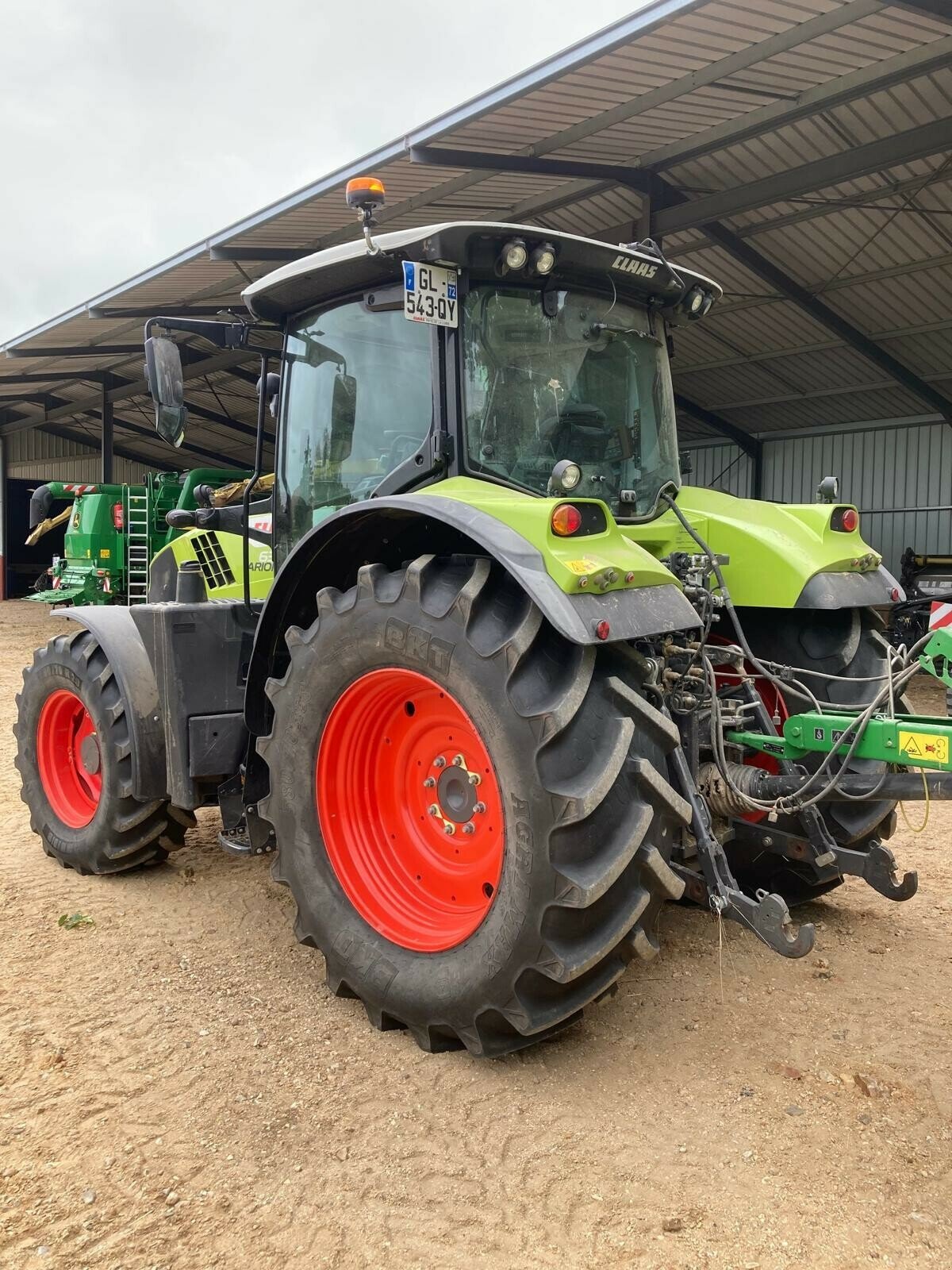 Traktor του τύπου CLAAS ARION 630 - S5 CONCEPT, Gebrauchtmaschine σε ST CLEMENT DE LA PLACE (Φωτογραφία 2)