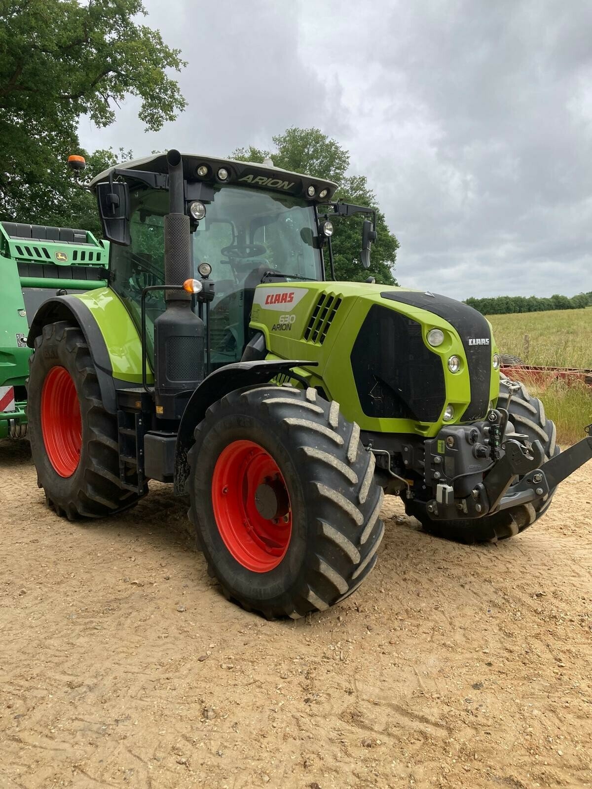 Traktor του τύπου CLAAS ARION 630 - S5 CONCEPT, Gebrauchtmaschine σε ST CLEMENT DE LA PLACE (Φωτογραφία 5)