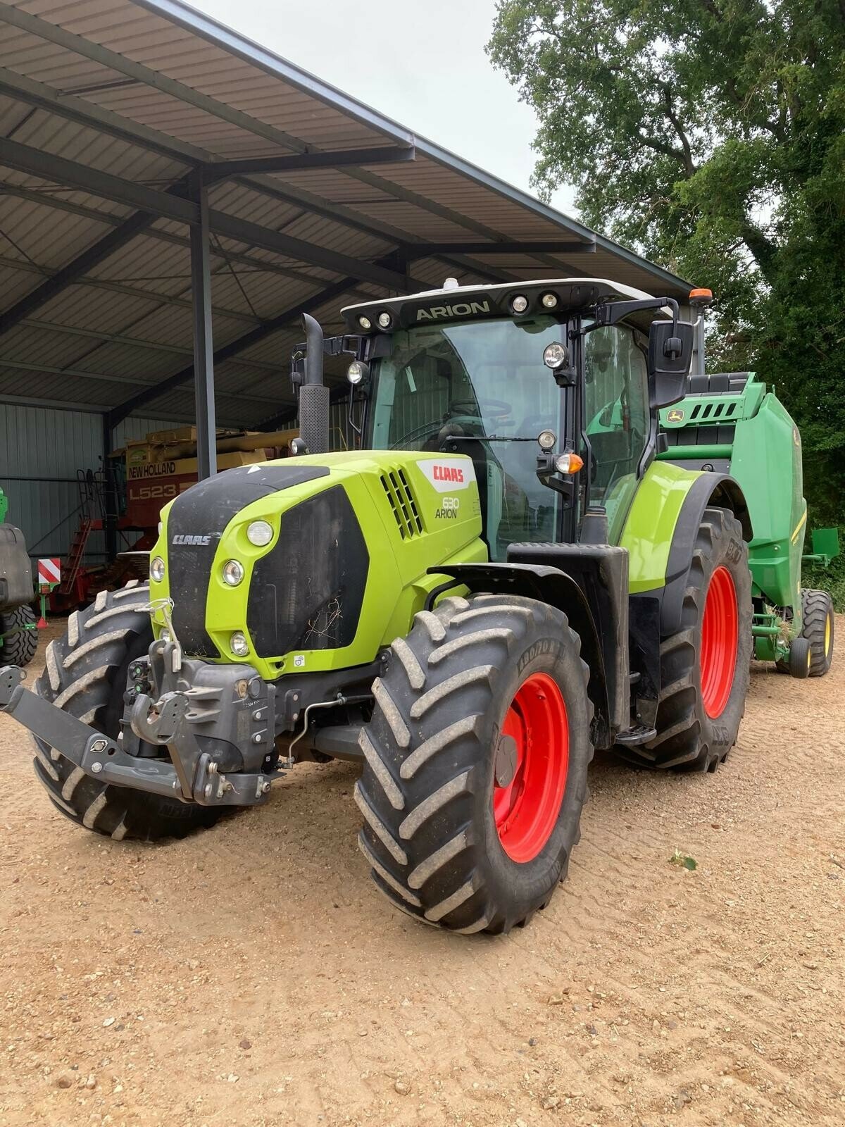 Traktor του τύπου CLAAS ARION 630 - S5 CONCEPT, Gebrauchtmaschine σε ST CLEMENT DE LA PLACE (Φωτογραφία 1)