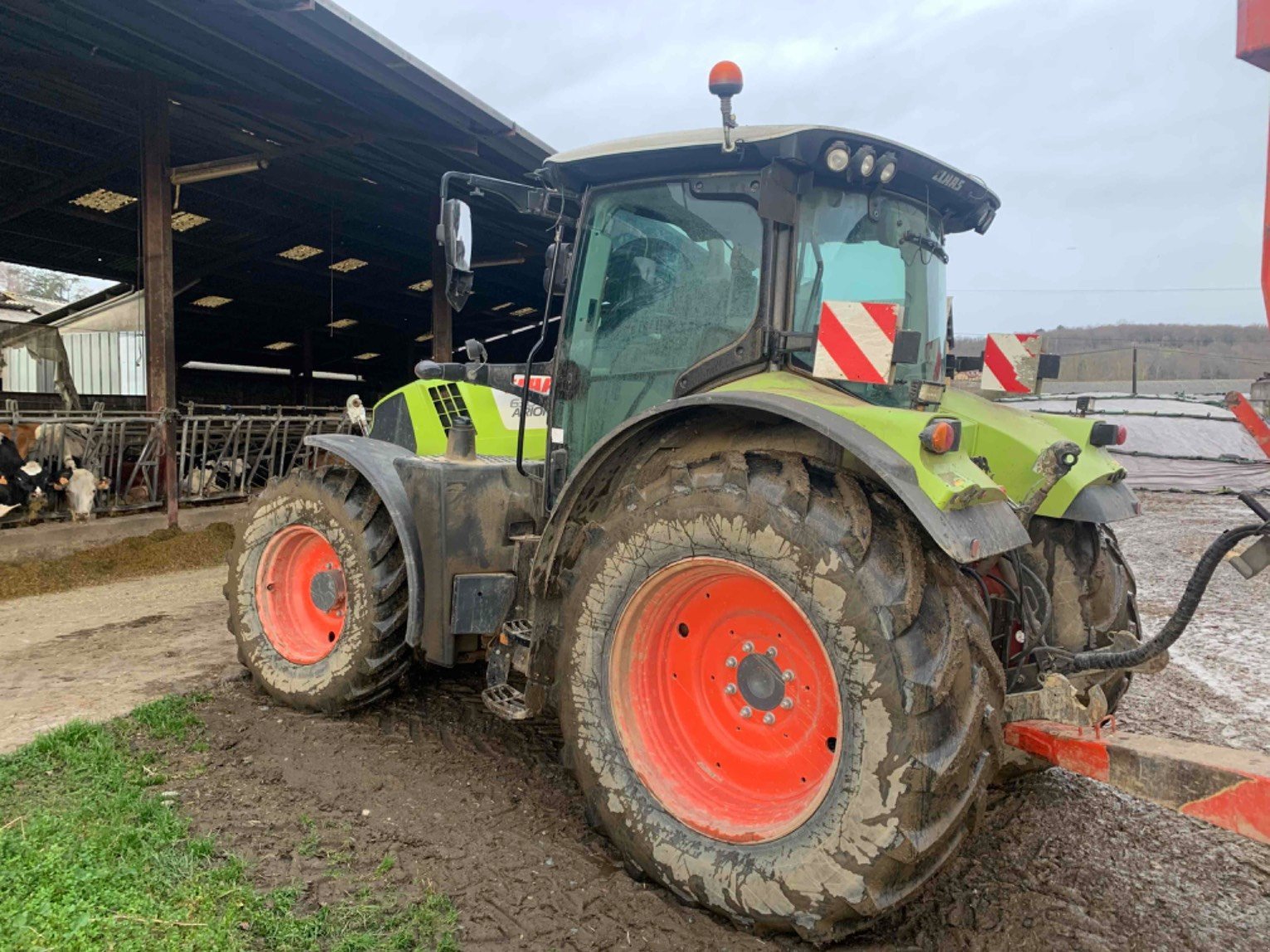 Traktor del tipo CLAAS ARION 630 SUR MESURE, Gebrauchtmaschine In ORLEIX (Immagine 10)