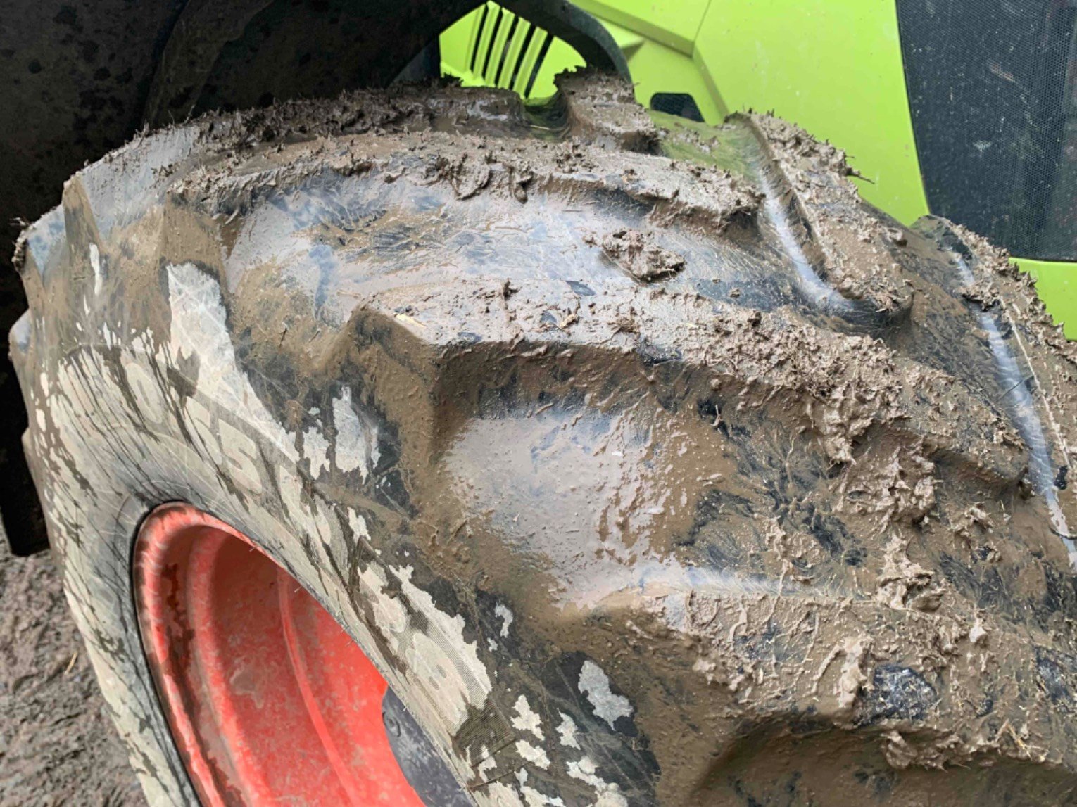 Traktor a típus CLAAS ARION 630 SUR MESURE, Gebrauchtmaschine ekkor: ORLEIX (Kép 8)