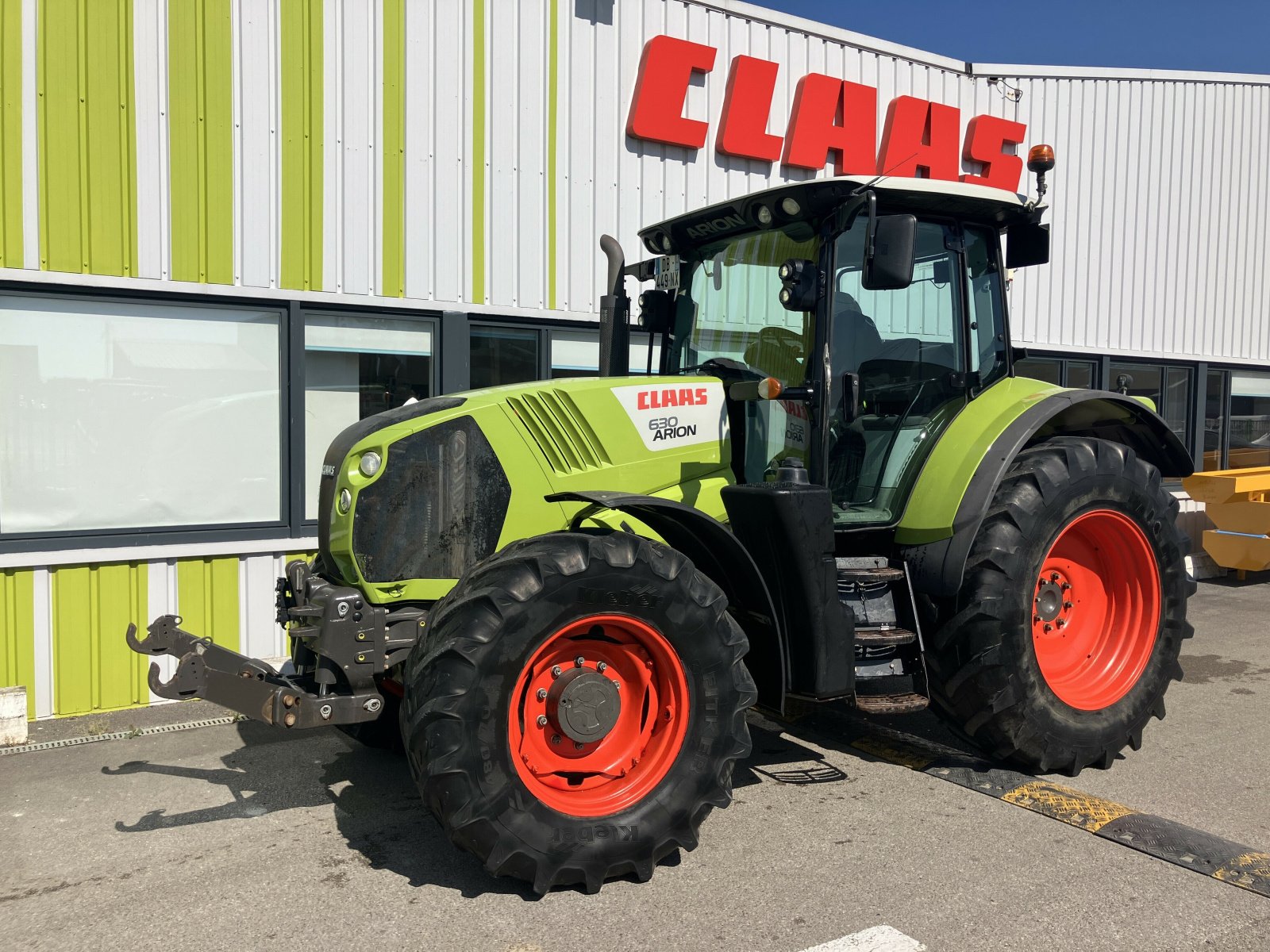 Traktor του τύπου CLAAS ARION 630 T4I CIS, Gebrauchtmaschine σε BLENDECQUES (Φωτογραφία 1)