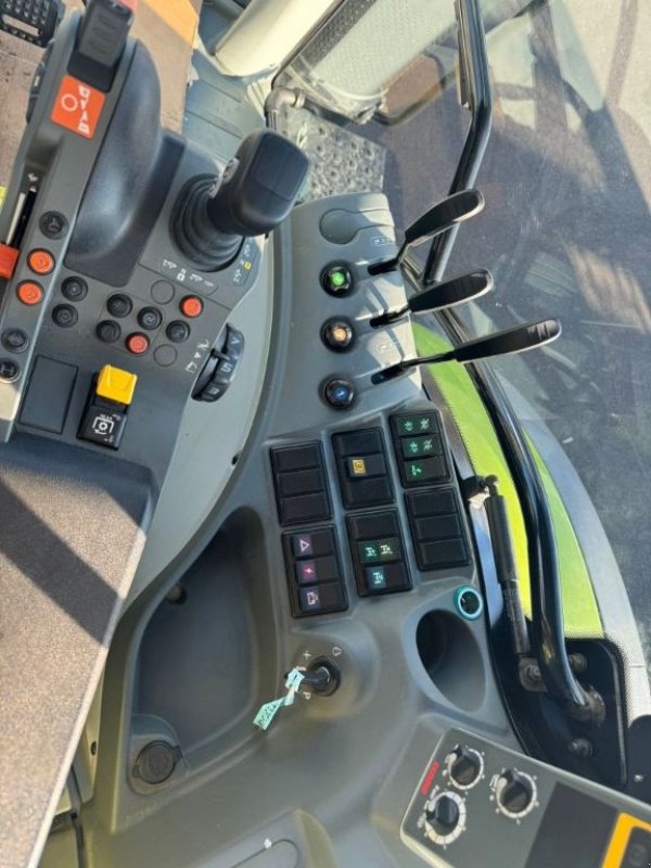Traktor типа CLAAS ARION 630, Gebrauchtmaschine в SAINTE GENEVIEVE SUR AGENCE (Фотография 5)