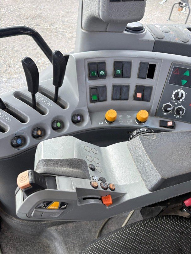 Traktor typu CLAAS Arion 630, Gebrauchtmaschine w Schaffhausen (Zdjęcie 7)