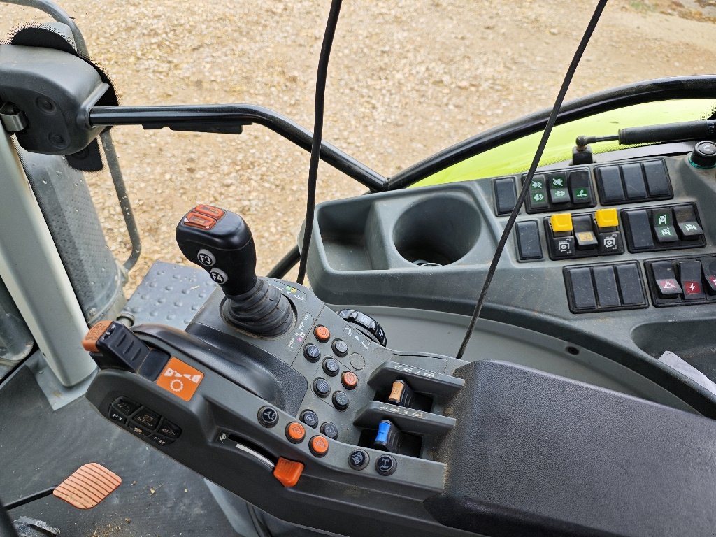 Traktor tip CLAAS ARION 630, Gebrauchtmaschine in MORLHON LE HAUT (Poză 8)