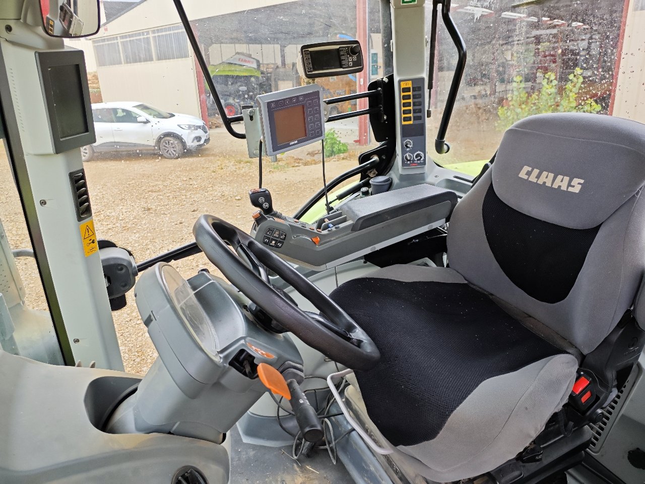 Traktor tip CLAAS ARION 630, Gebrauchtmaschine in MORLHON LE HAUT (Poză 5)