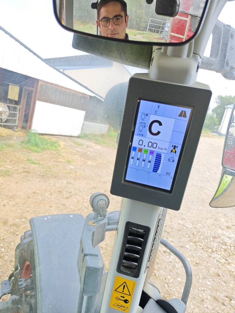 Traktor tip CLAAS ARION 630, Gebrauchtmaschine in MORLHON LE HAUT (Poză 7)