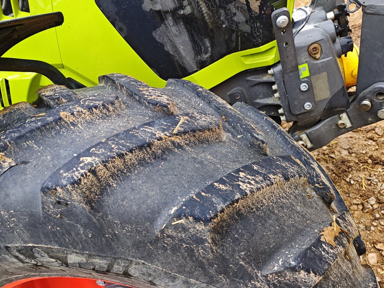 Traktor tip CLAAS ARION 630, Gebrauchtmaschine in MORLHON LE HAUT (Poză 9)