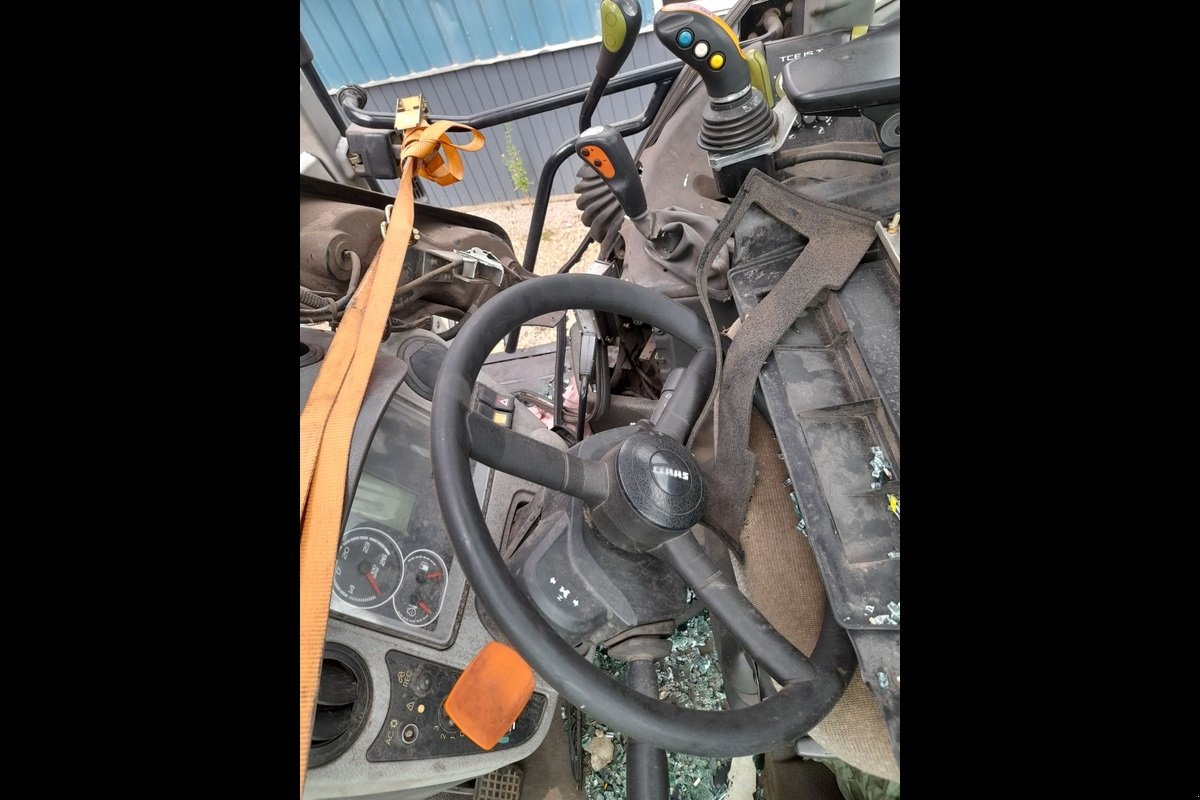 Traktor of the type CLAAS Arion 630C, Gebrauchtmaschine in Viborg (Picture 8)