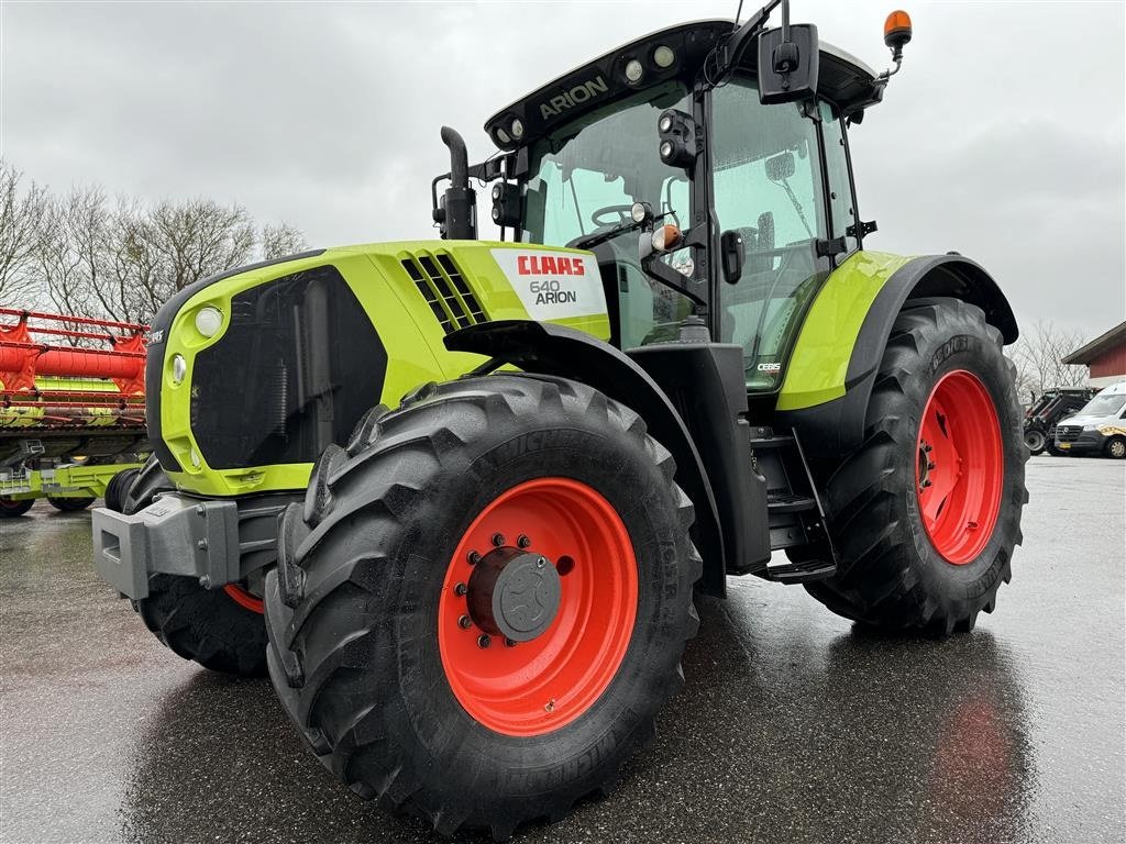 Traktor des Typs CLAAS ARION 640 CEBIS KUN 4200 TIMER OG FULD AFFJEDRING!, Gebrauchtmaschine in Nørager (Bild 1)