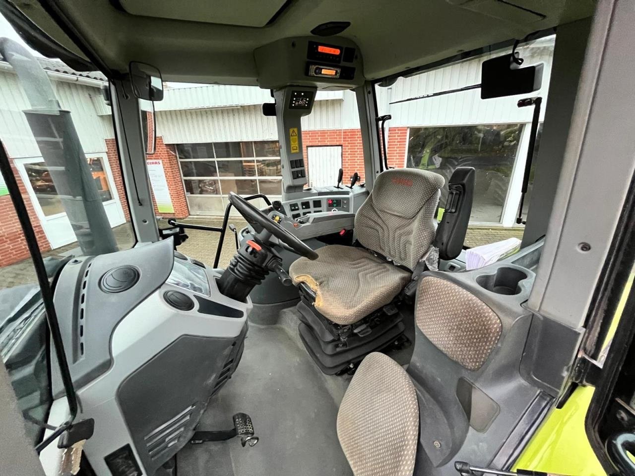 Traktor του τύπου CLAAS ARION 640 CEBIS, Gebrauchtmaschine σε Tim (Φωτογραφία 11)