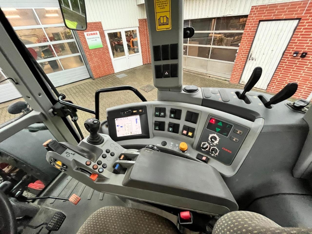 Traktor του τύπου CLAAS ARION 640 CEBIS, Gebrauchtmaschine σε Tim (Φωτογραφία 13)