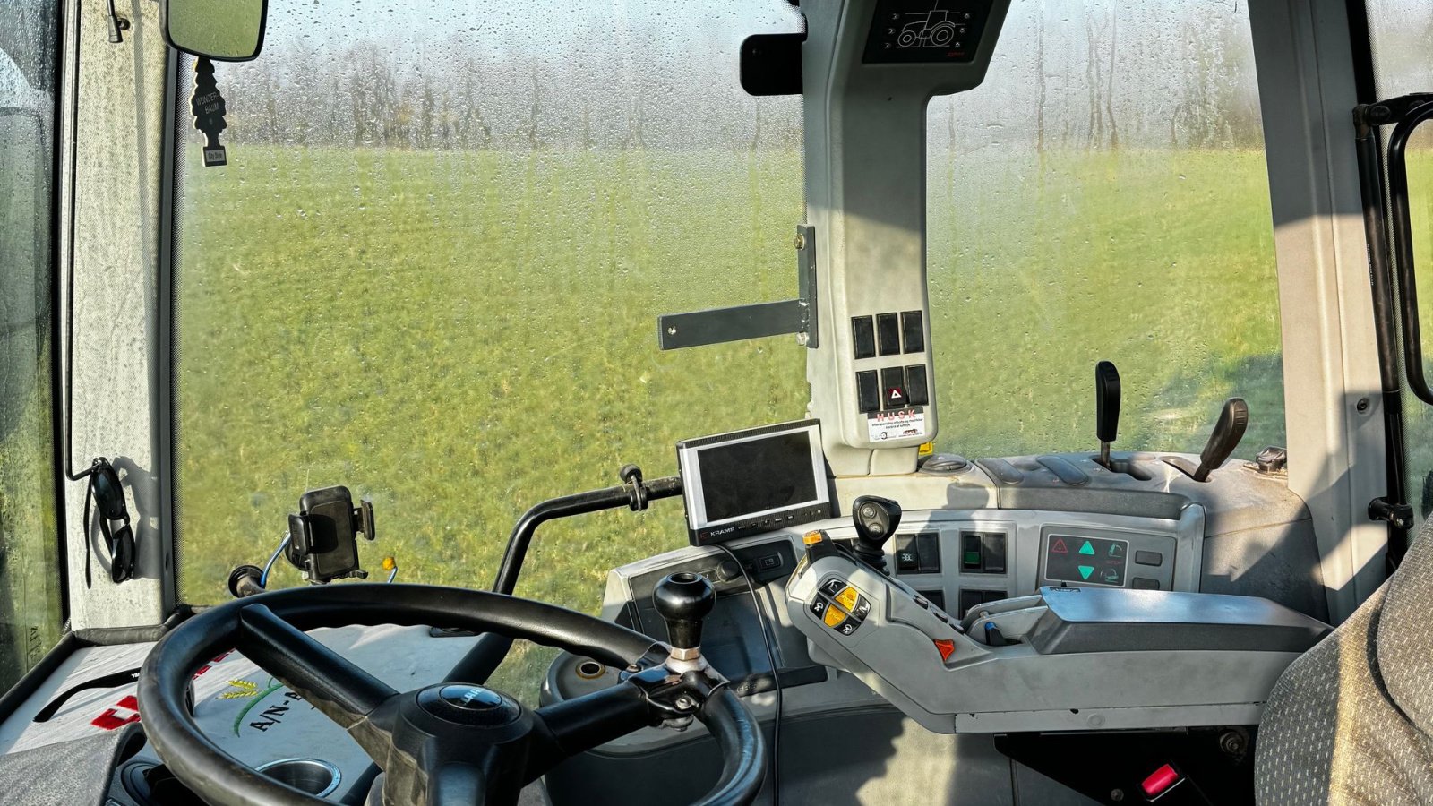 Traktor des Typs CLAAS ARION 640 CEBIS, Gebrauchtmaschine in Roslev (Bild 7)
