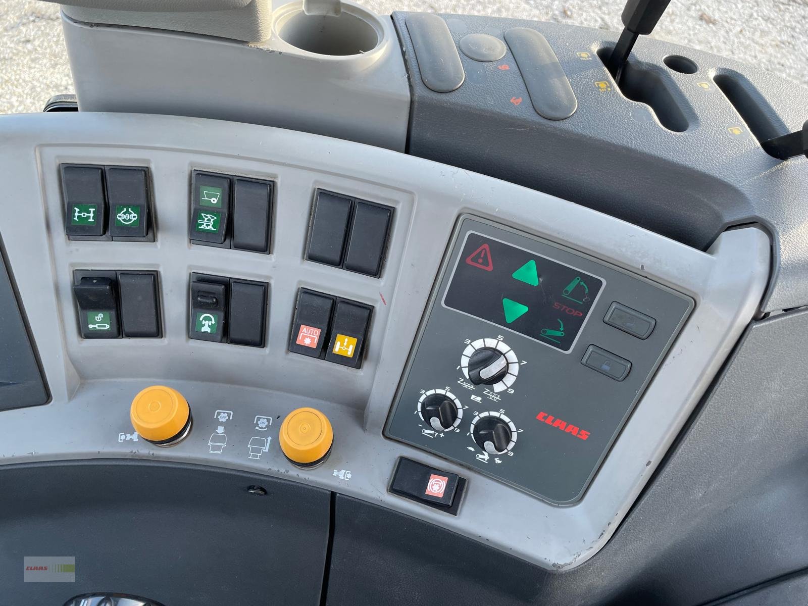 Traktor типа CLAAS Arion 640 CEBIS, Gebrauchtmaschine в Langenau (Фотография 9)
