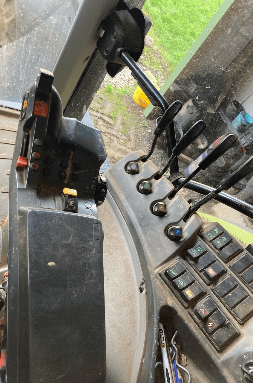 Traktor Türe ait CLAAS ARION 640 CIS, Gebrauchtmaschine içinde PONTIVY (resim 2)