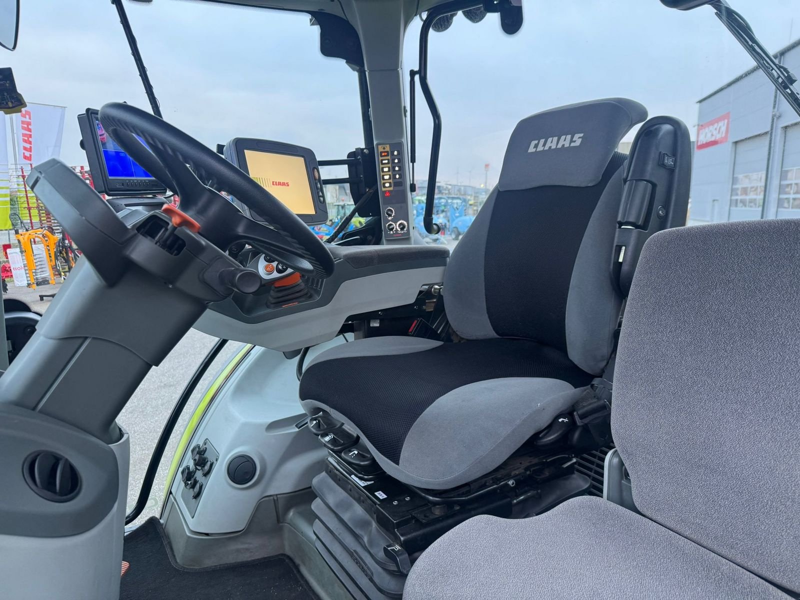 Traktor des Typs CLAAS Arion 640 CMATIC, Gebrauchtmaschine in Mistelbach (Bild 9)