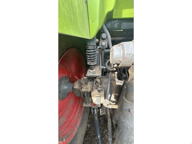 Traktor van het type CLAAS ARION 640, Gebrauchtmaschine in Wargnies Le Grand (Foto 3)