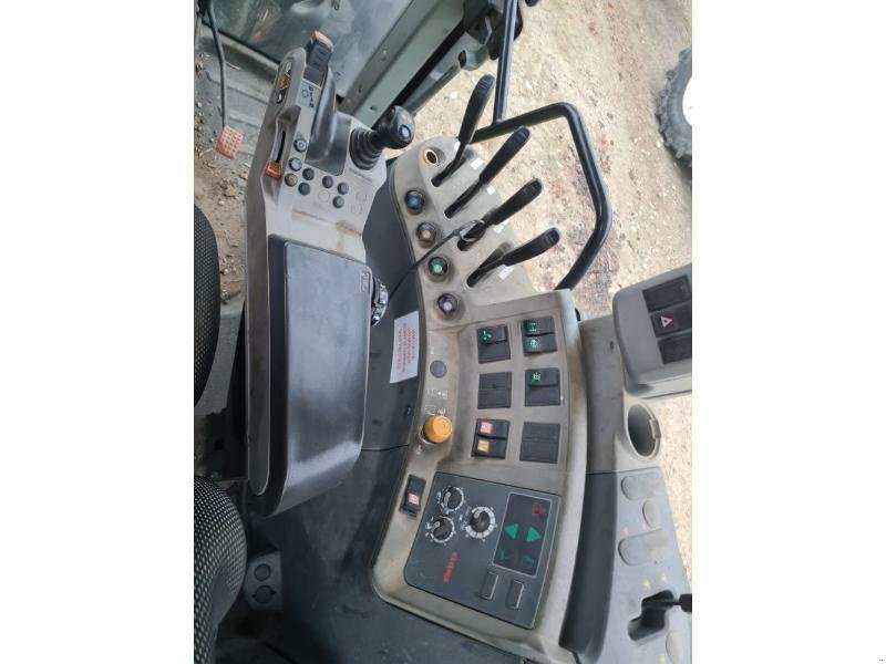 Traktor des Typs CLAAS ARION 640, Gebrauchtmaschine in BRAY en Val (Bild 8)