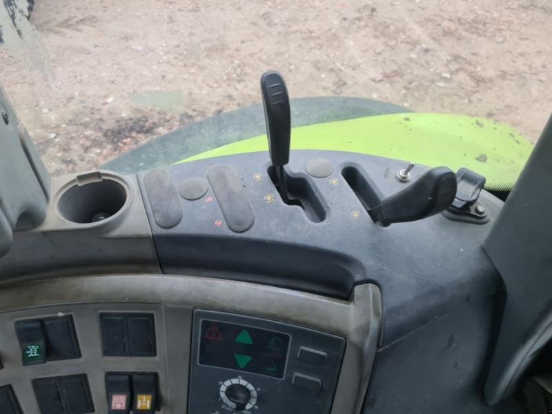 Traktor des Typs CLAAS ARION 640, Gebrauchtmaschine in BRAY en Val (Bild 9)