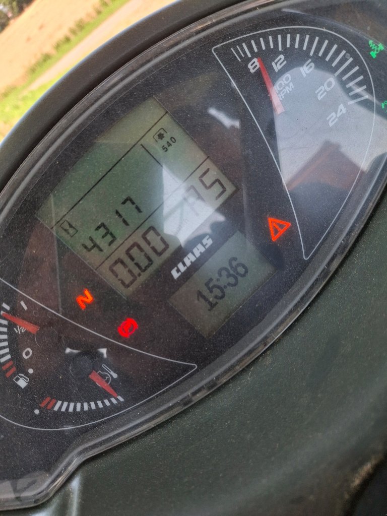 Traktor of the type CLAAS ARION 640, Gebrauchtmaschine in PUSEY (Picture 2)