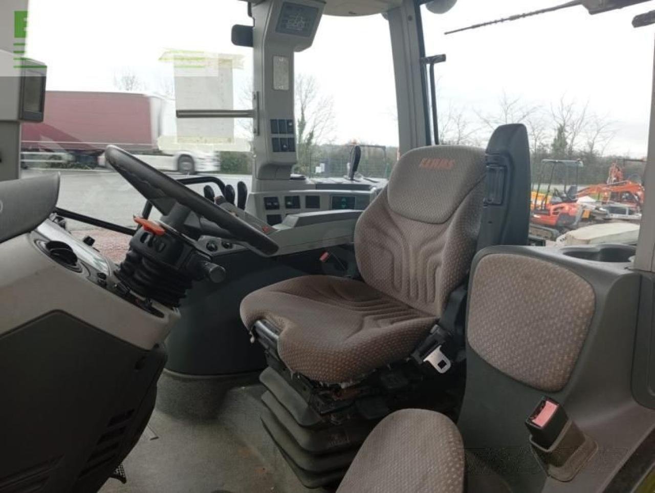 Traktor типа CLAAS arion 640, Gebrauchtmaschine в CHICHÉ (79 - DEUX-SEVRES) (Фотография 10)