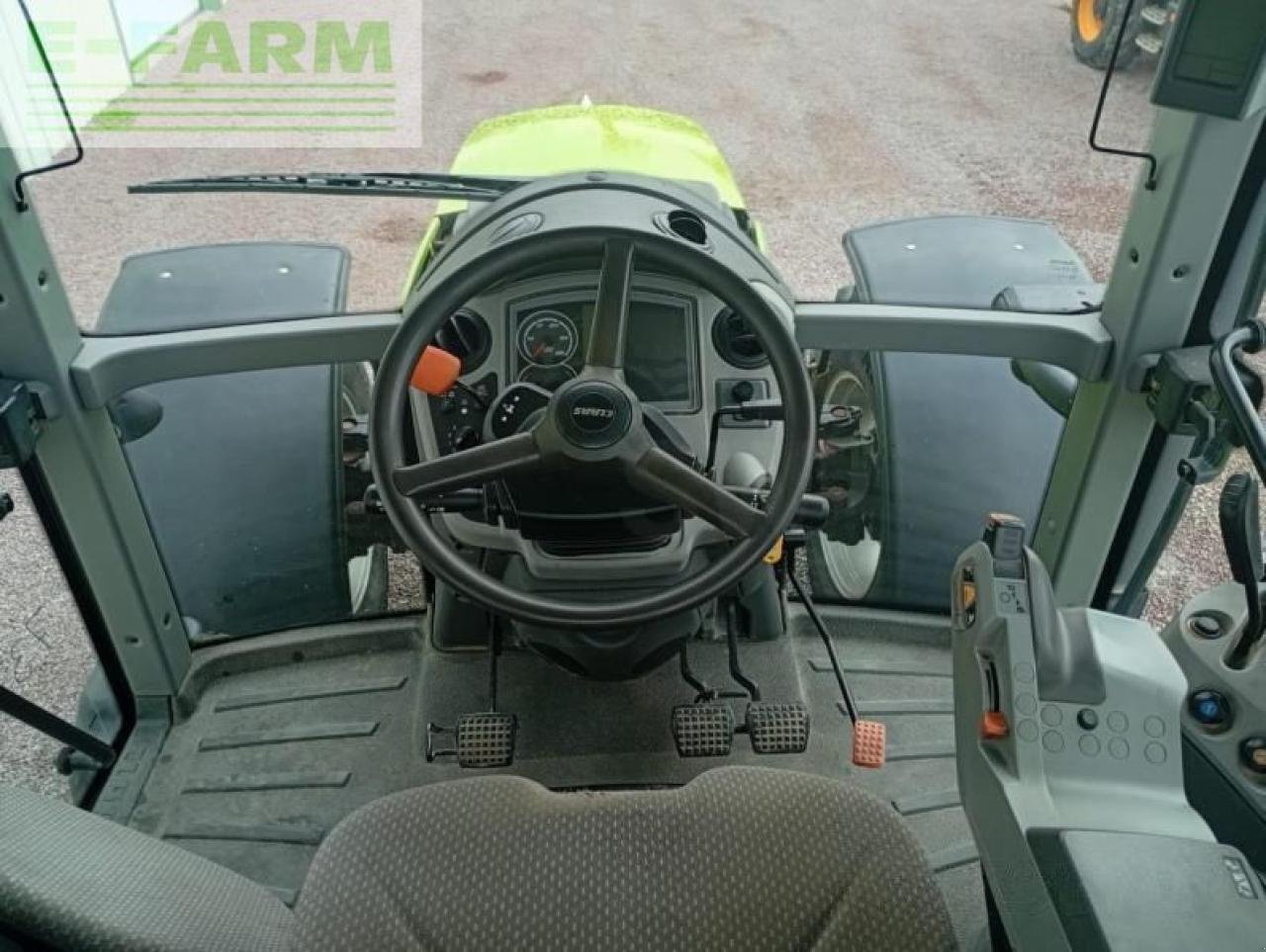 Traktor типа CLAAS arion 640, Gebrauchtmaschine в CHICHÉ (79 - DEUX-SEVRES) (Фотография 11)