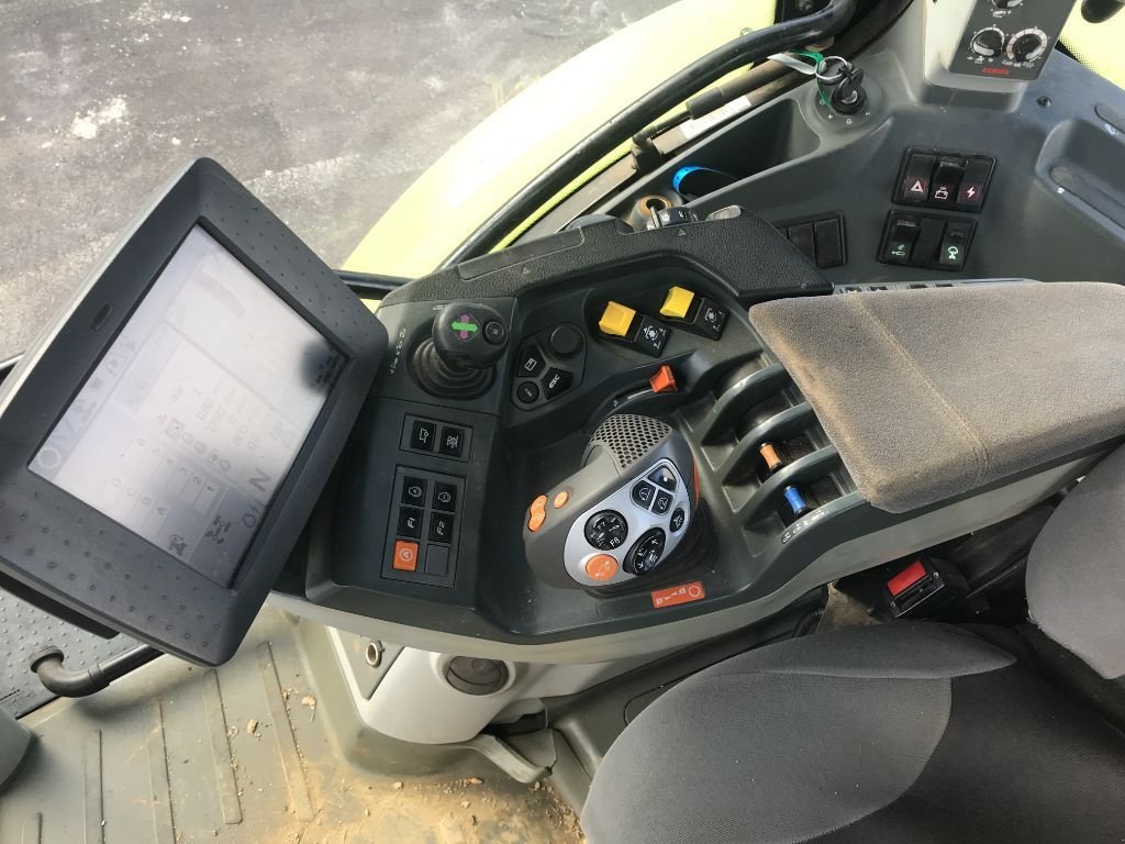 Traktor a típus CLAAS ARION 640, Gebrauchtmaschine ekkor: MORLHON LE HAUT (Kép 11)