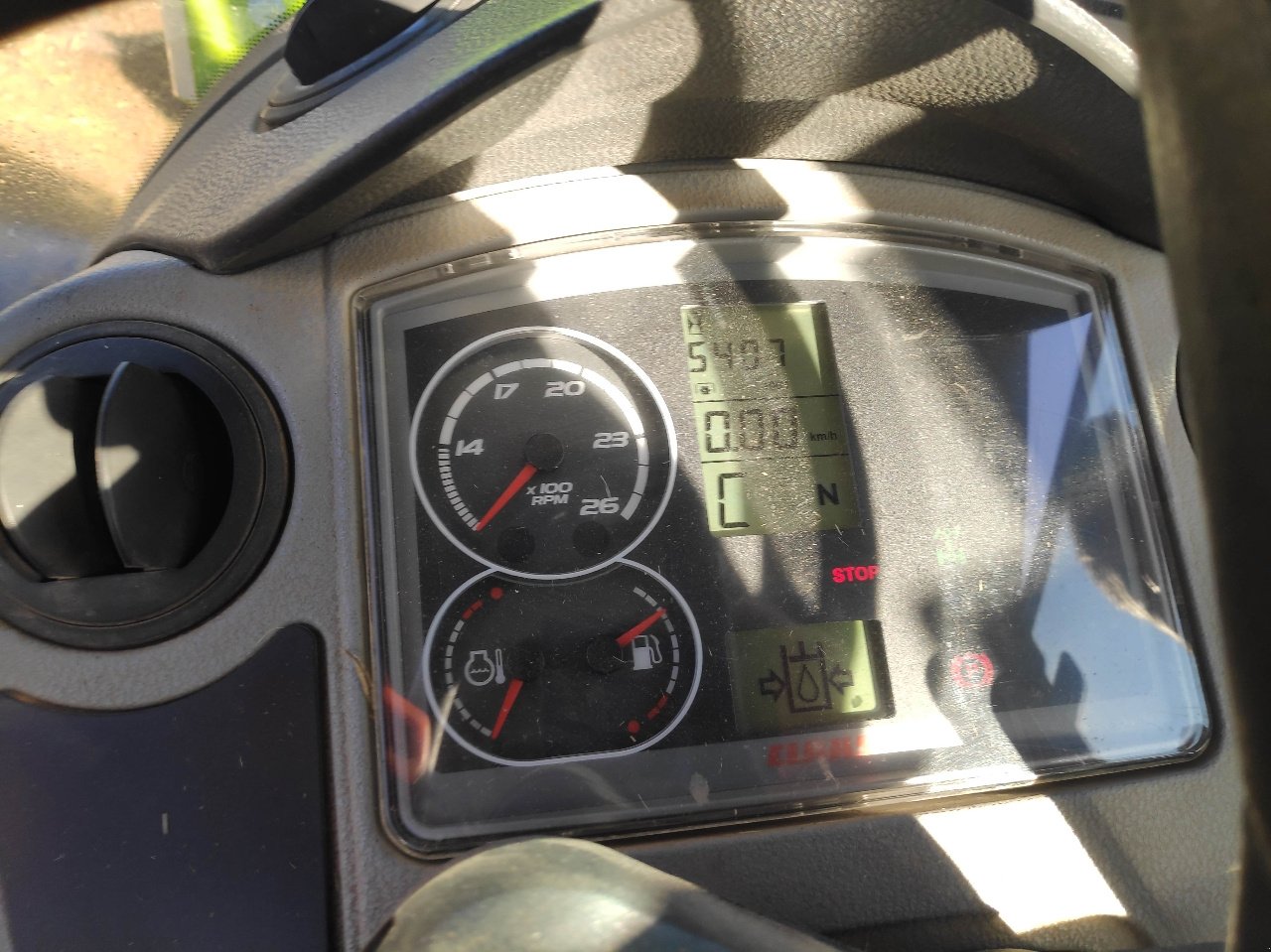 Traktor Türe ait CLAAS ARION 640, Gebrauchtmaschine içinde MORLHON LE HAUT (resim 11)