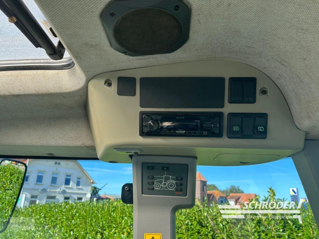 Traktor van het type CLAAS ARION 640, Gebrauchtmaschine in Wildeshausen (Foto 18)