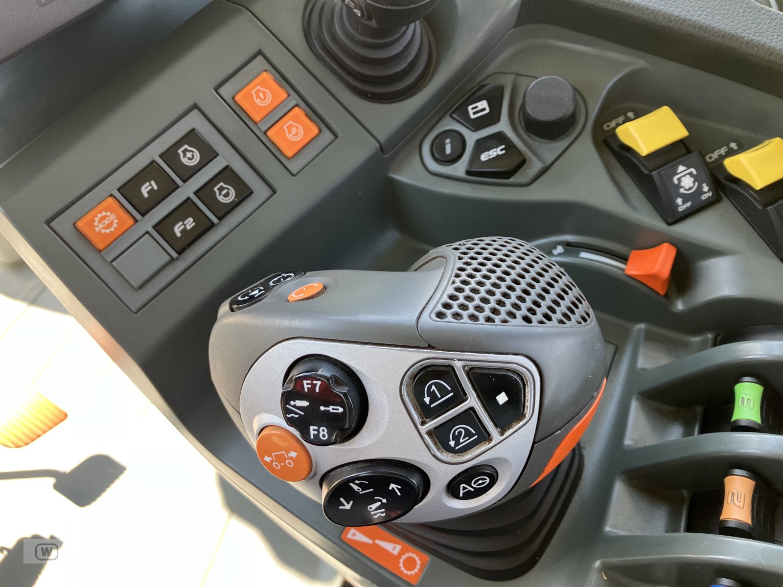 Traktor of the type CLAAS Arion 650 C-MATIC CEBIS, Gebrauchtmaschine in Zell an der Pram (Picture 28)