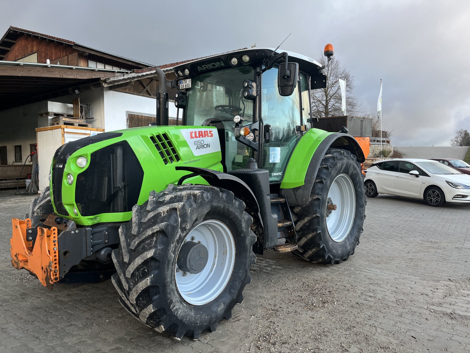 Traktor a típus CLAAS Arion 650 C-MATIC CEBIS, Gebrauchtmaschine ekkor: Wörthsee (Kép 1)