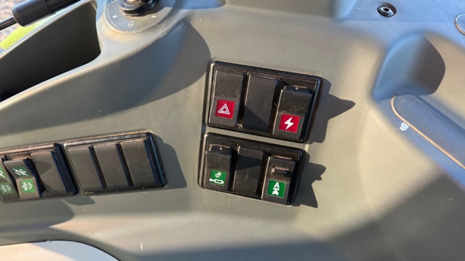 Traktor van het type CLAAS ARION 650 C Matic Med frontpto, Gebrauchtmaschine in Hadsten (Foto 17)