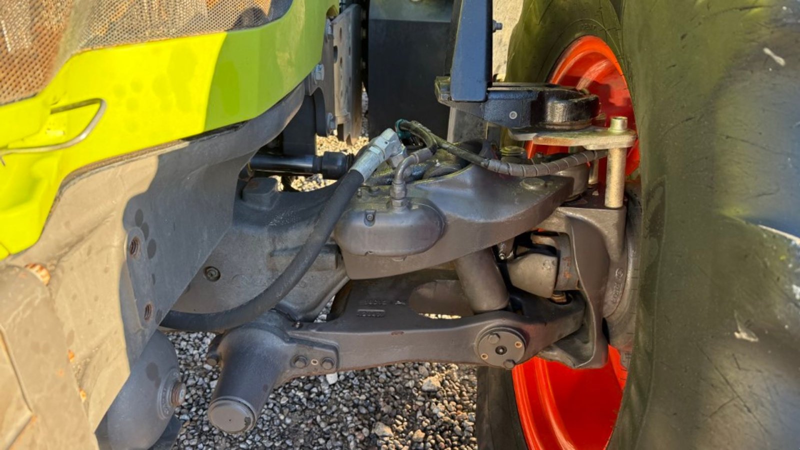 Traktor van het type CLAAS ARION 650 C Matic Med frontpto, Gebrauchtmaschine in Hadsten (Foto 4)