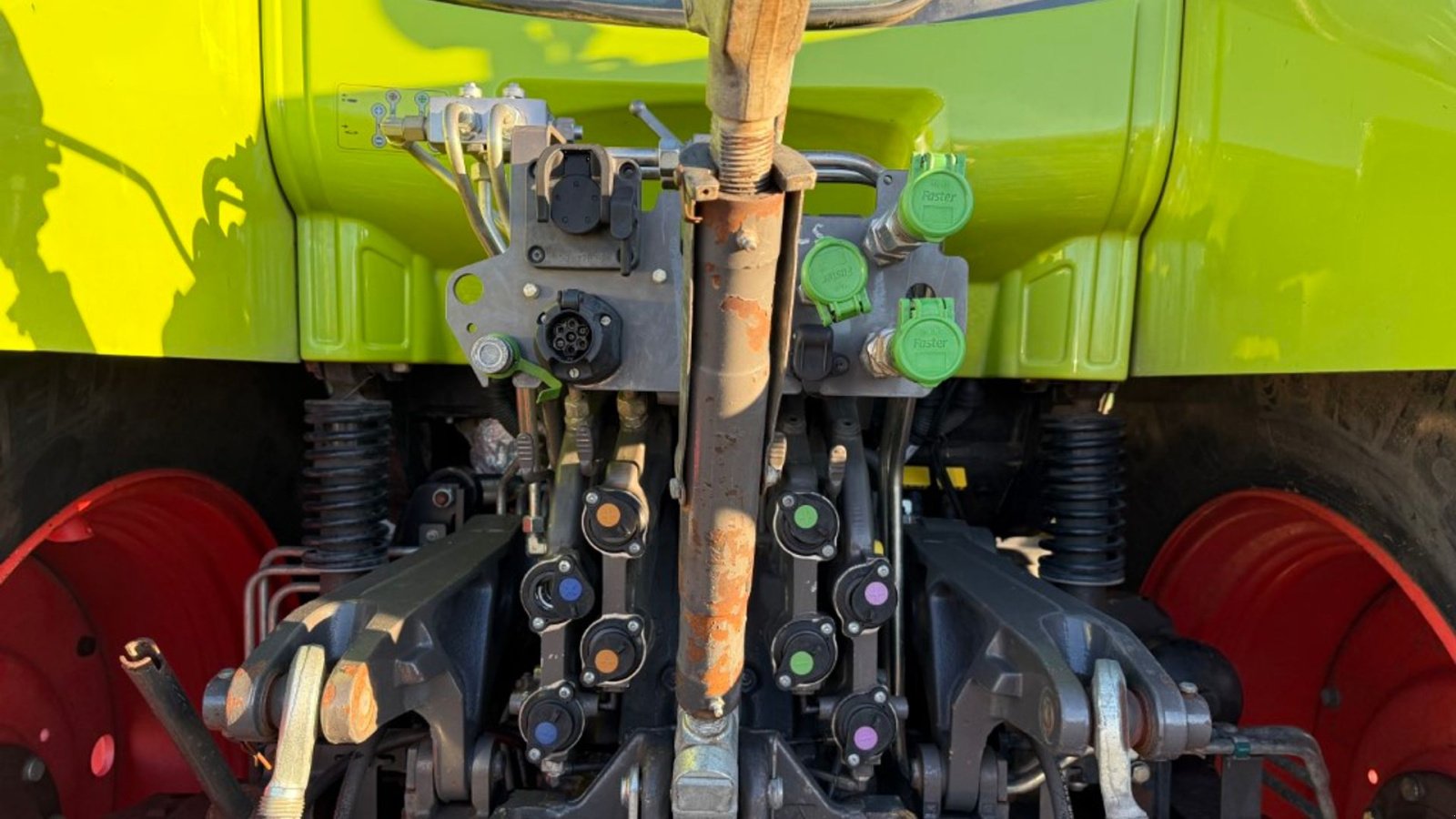 Traktor van het type CLAAS ARION 650 C Matic Med frontpto, Gebrauchtmaschine in Hadsten (Foto 10)