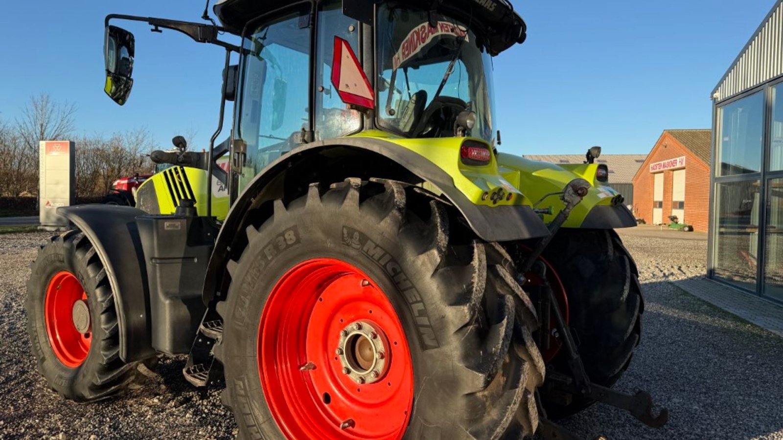 Traktor van het type CLAAS ARION 650 C Matic Med frontpto, Gebrauchtmaschine in Hadsten (Foto 5)
