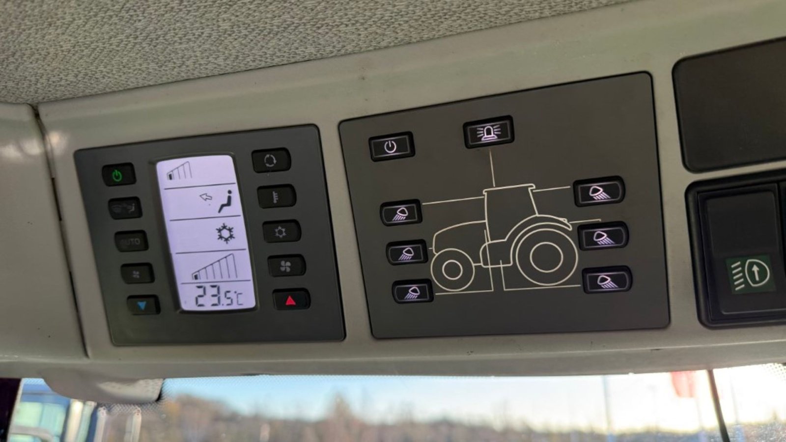 Traktor van het type CLAAS ARION 650 C Matic Med frontpto, Gebrauchtmaschine in Hadsten (Foto 19)