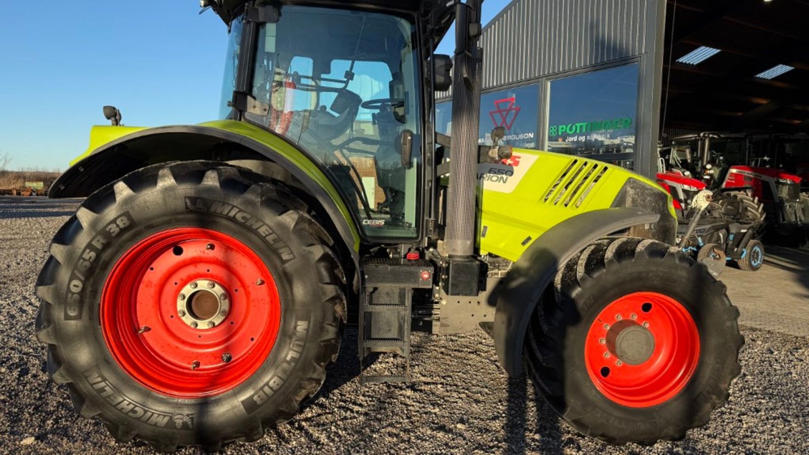 Traktor van het type CLAAS ARION 650 C Matic Med frontpto, Gebrauchtmaschine in Hadsten (Foto 7)