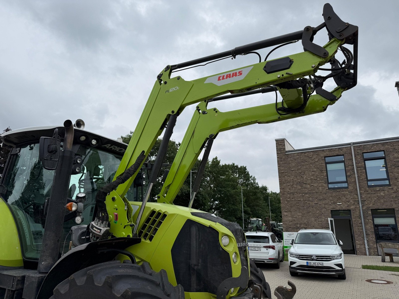 Traktor del tipo CLAAS Arion 650 C-Matic, Gebrauchtmaschine In Bad Oldesloe (Immagine 2)