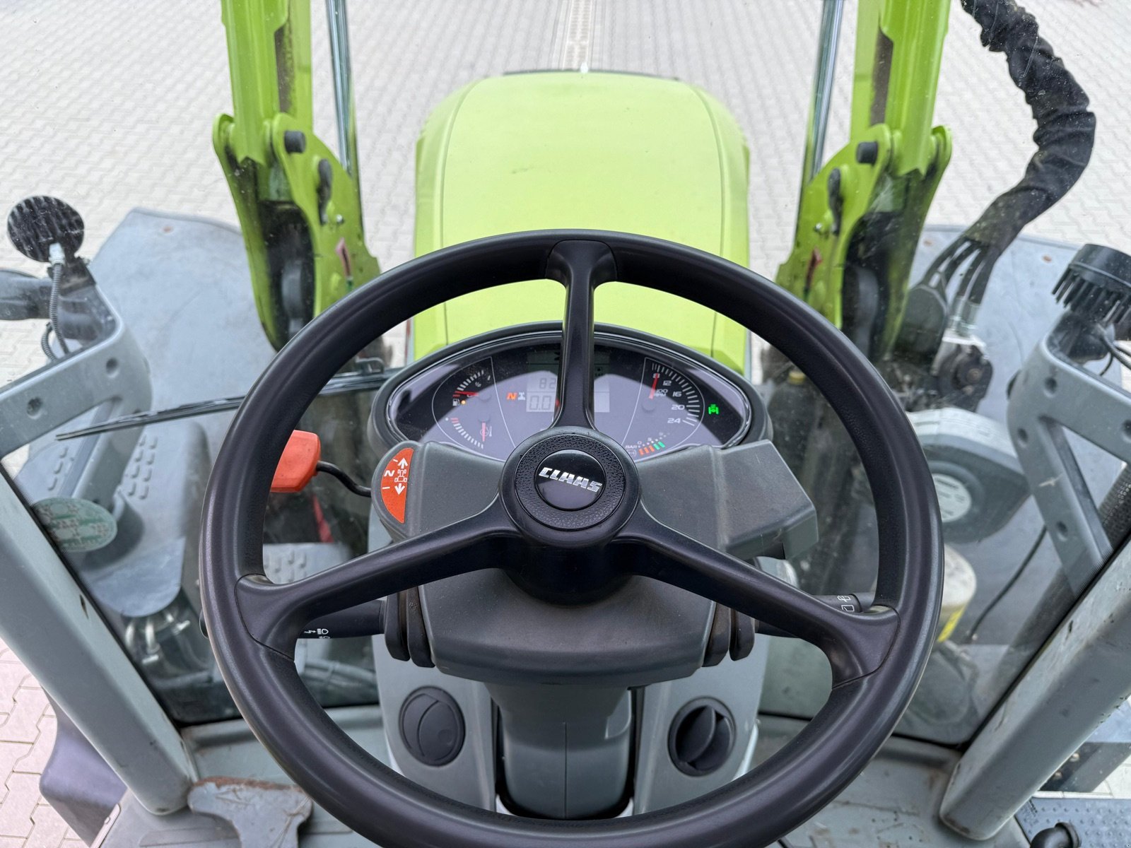 Traktor del tipo CLAAS Arion 650 C-Matic, Gebrauchtmaschine In Bad Oldesloe (Immagine 10)