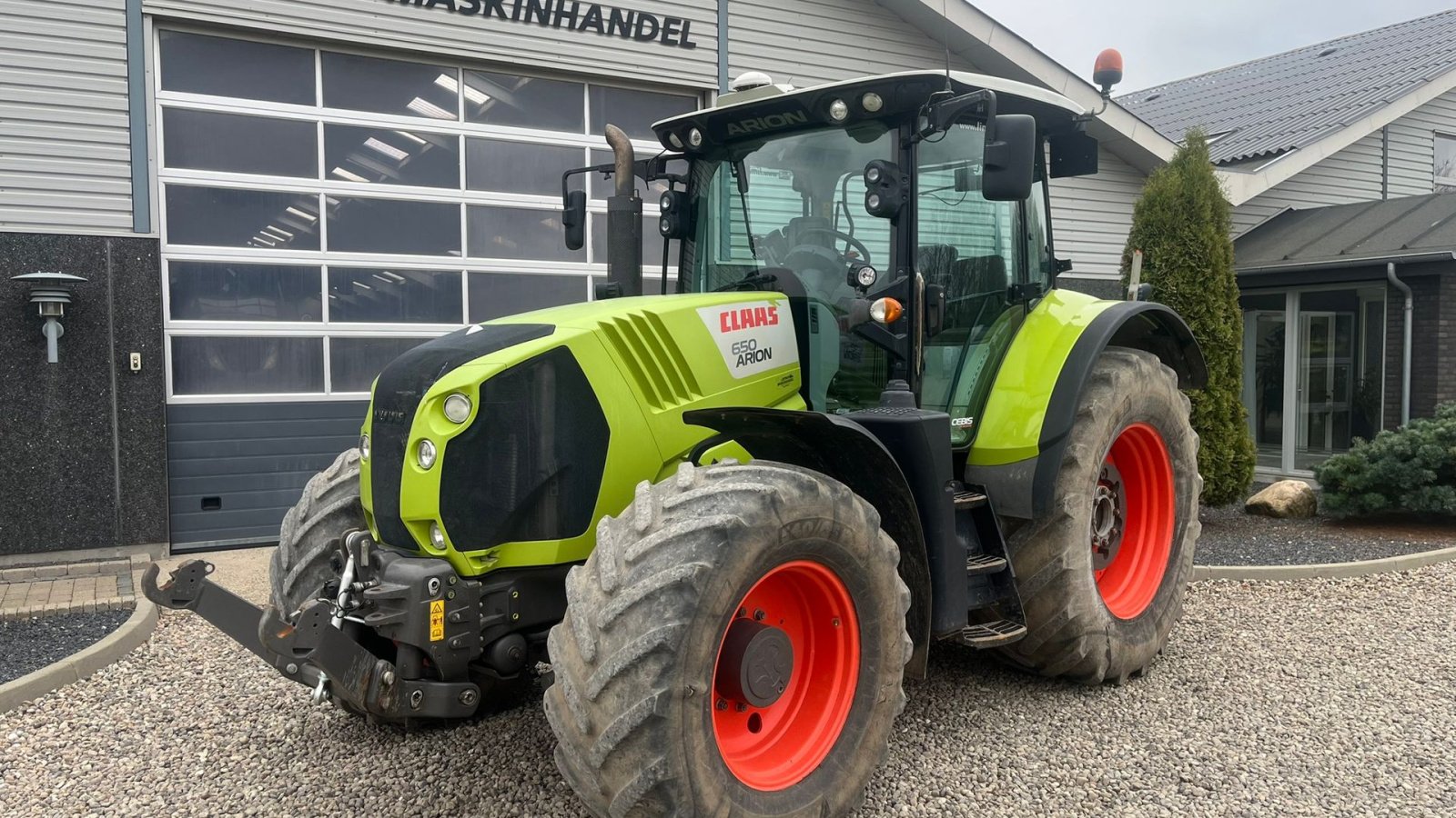 Traktor of the type CLAAS ARION 650 Cebis med frontlift, Gebrauchtmaschine in Lintrup (Picture 2)