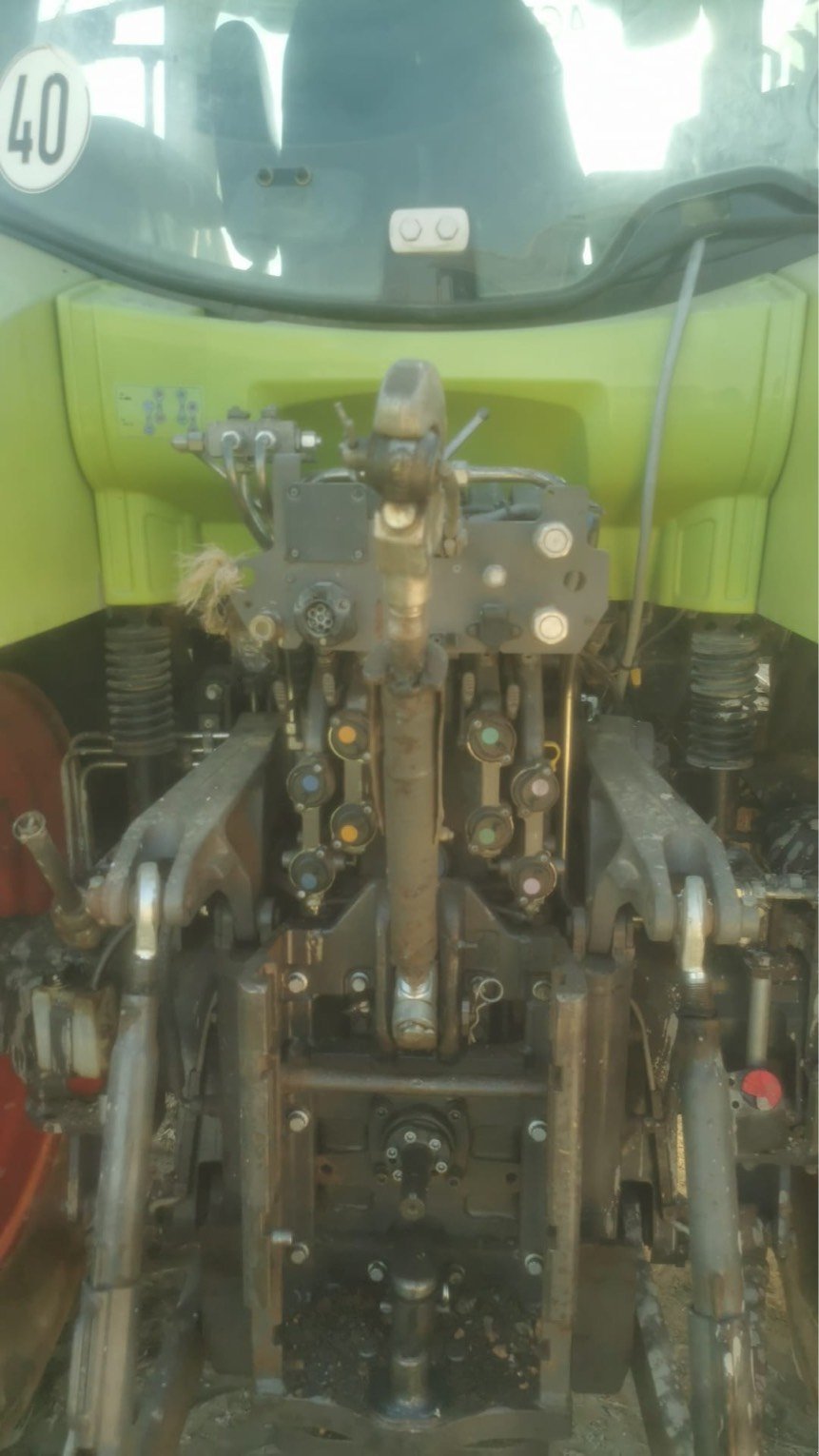 Traktor от тип CLAAS ARION 650 CEBIS, Gebrauchtmaschine в ORLEIX (Снимка 2)