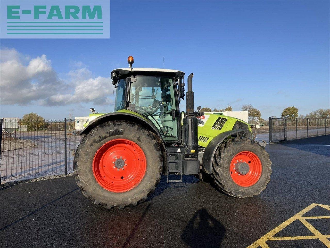 Traktor of the type CLAAS ARION 650 CEBIS, Gebrauchtmaschine in CIRENCESTER (Picture 8)