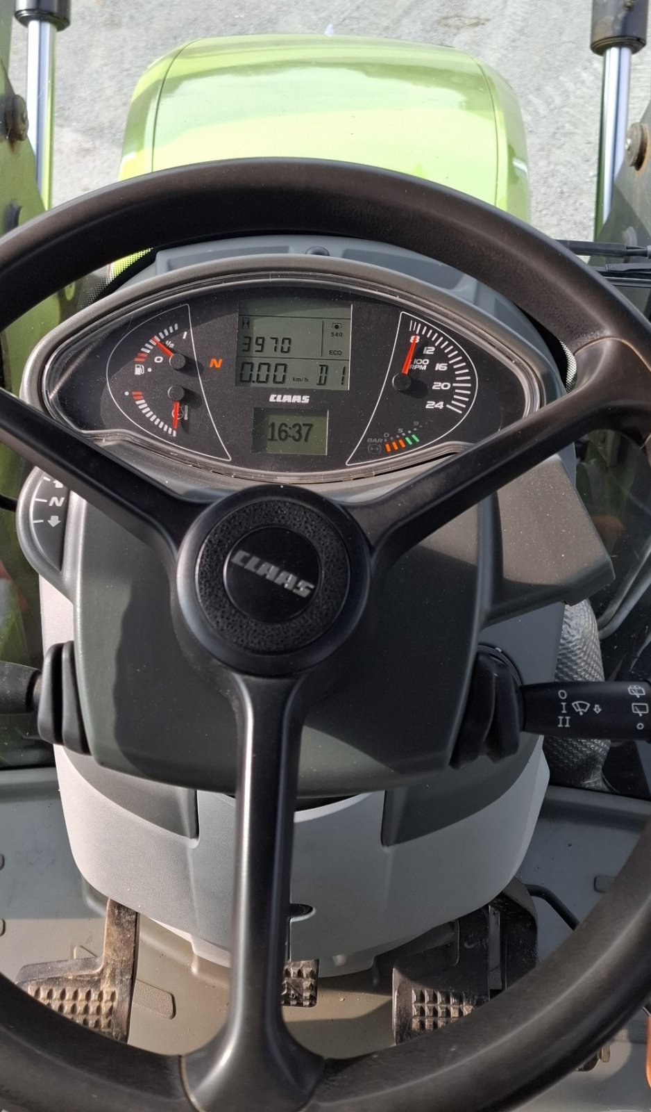 Traktor типа CLAAS Arion 650 CEBIS, Gebrauchtmaschine в Kirchendemenreuth (Фотография 3)