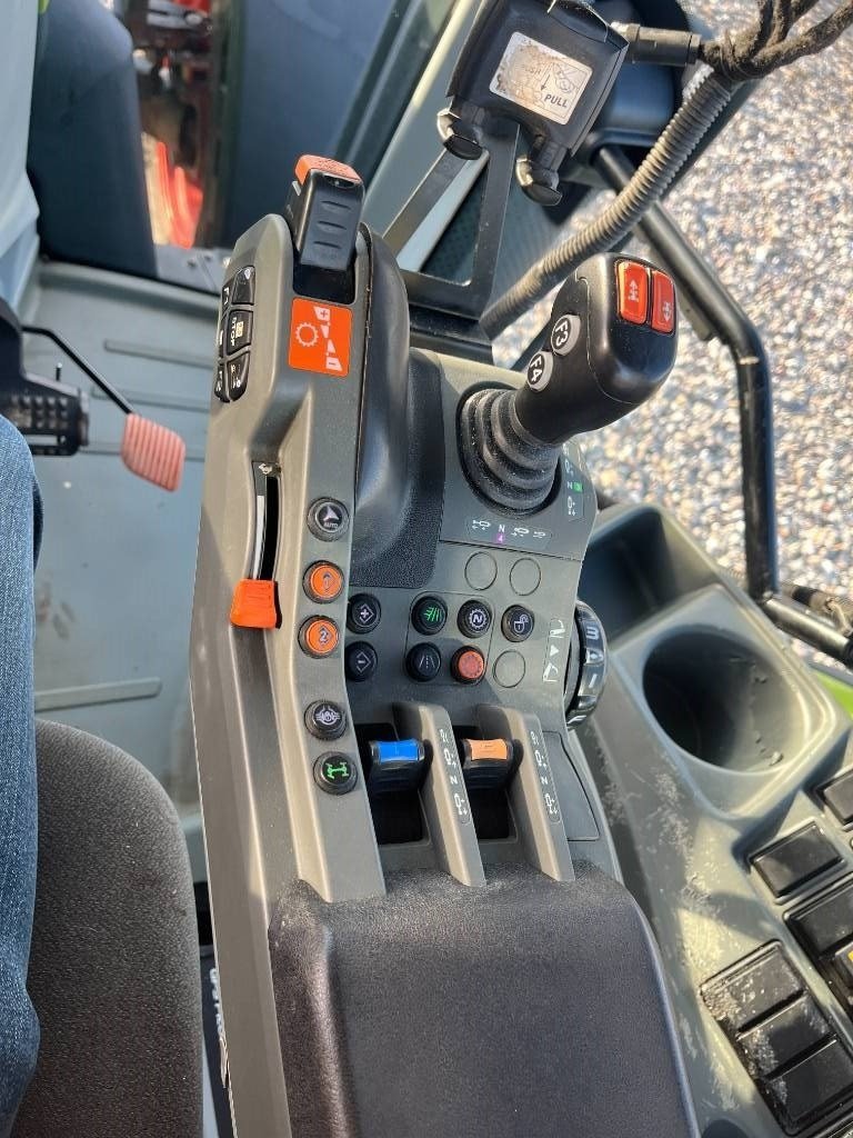 Traktor of the type CLAAS ARION 650 CIS+, Gebrauchtmaschine in Ringe (Picture 16)