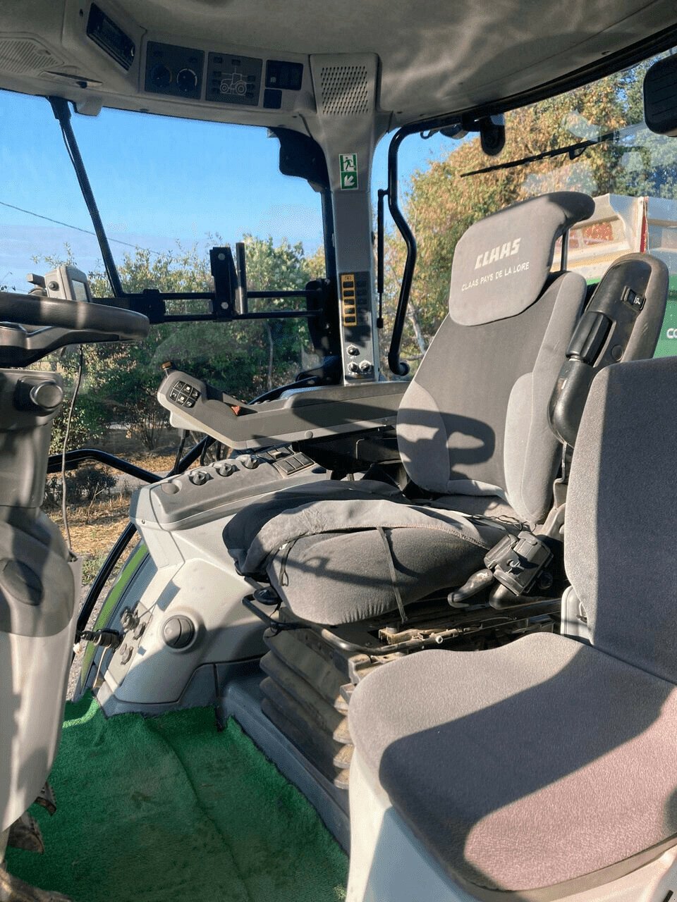 Traktor a típus CLAAS ARION 650 CIS CONCEPT, Gebrauchtmaschine ekkor: ST CLEMENT DE LA PLACE (Kép 7)