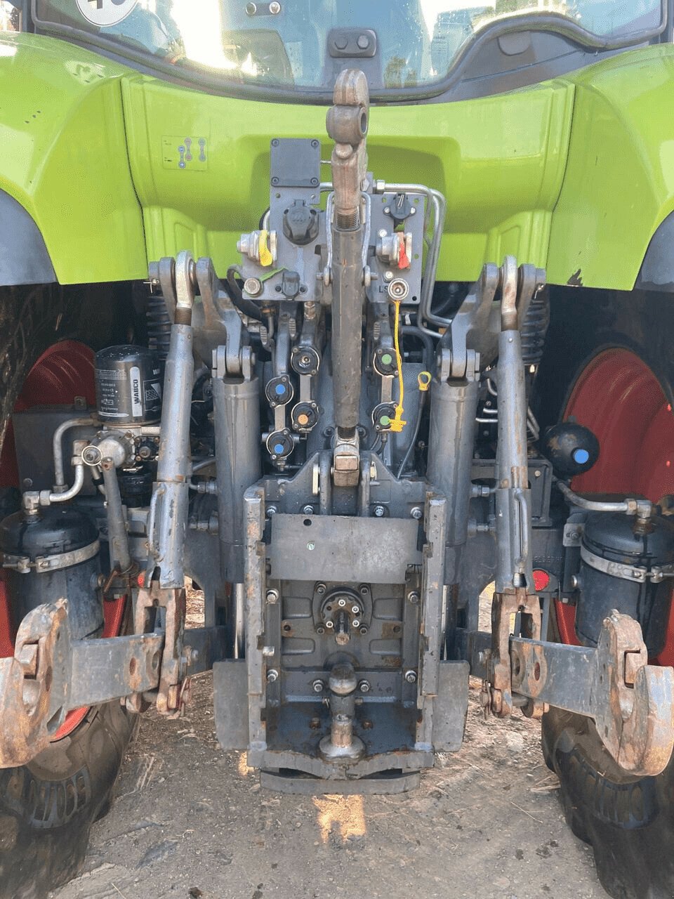 Traktor a típus CLAAS ARION 650 CIS CONCEPT, Gebrauchtmaschine ekkor: ST CLEMENT DE LA PLACE (Kép 5)