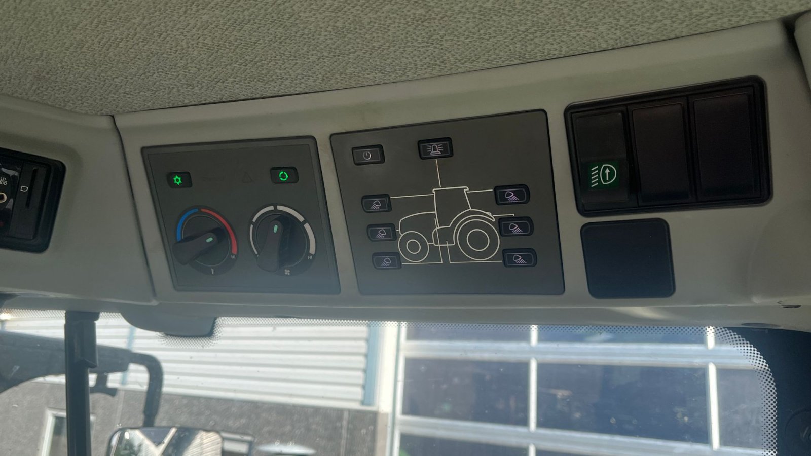 Traktor Türe ait CLAAS ARION 650 CIS+ Focus med frontlift og frontlæsser, Gebrauchtmaschine içinde Lintrup (resim 9)