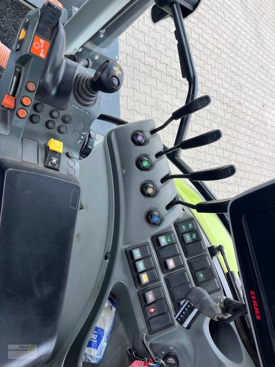 Traktor van het type CLAAS Arion 650 CIS, Gebrauchtmaschine in Schora (Foto 15)