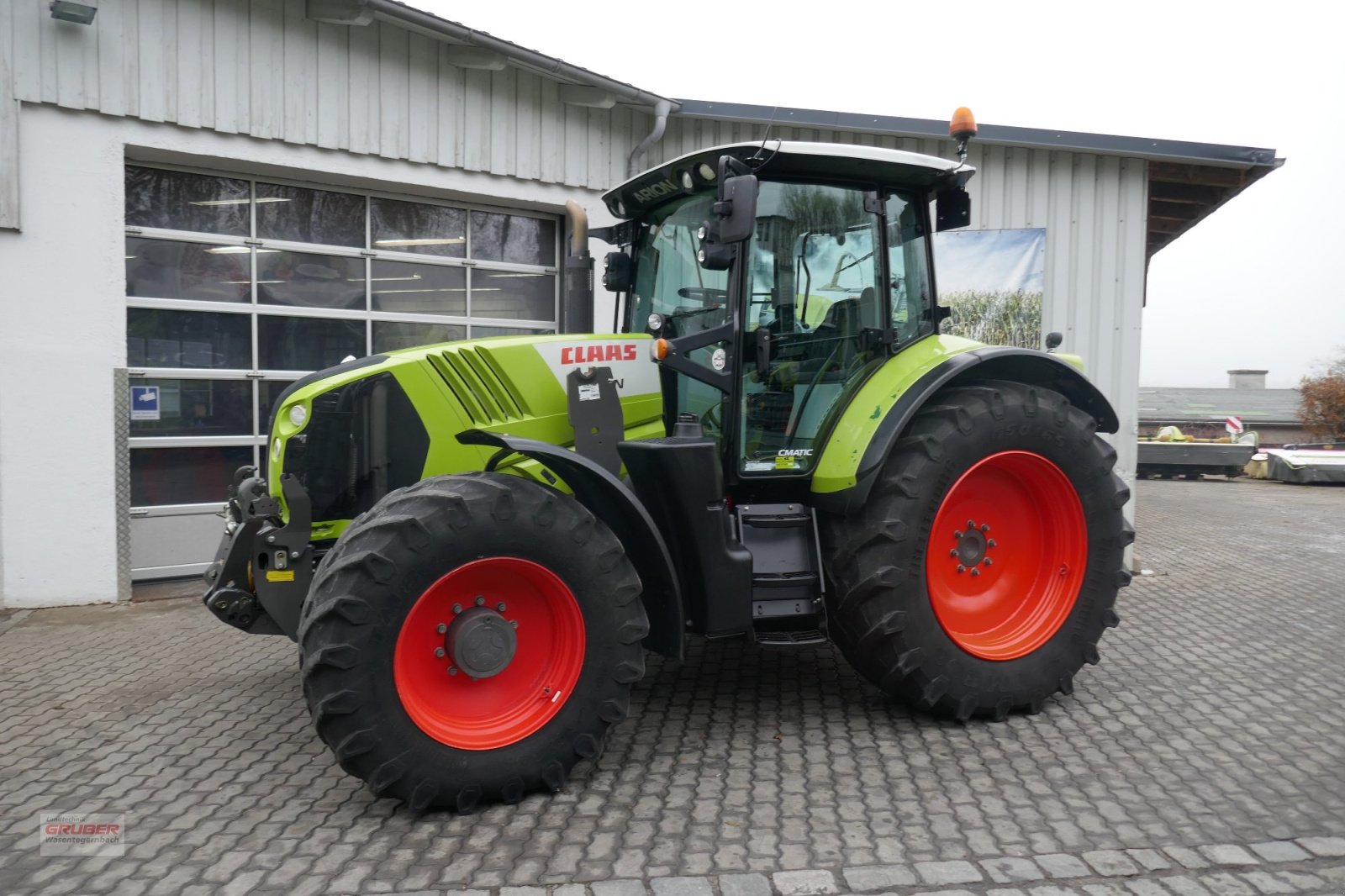 Traktor a típus CLAAS Arion 650 CMATIC CEBIS, Gebrauchtmaschine ekkor: Dorfen (Kép 1)