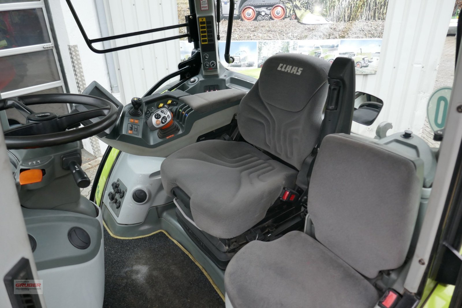 Traktor a típus CLAAS Arion 650 CMATIC CEBIS, Gebrauchtmaschine ekkor: Dorfen (Kép 10)